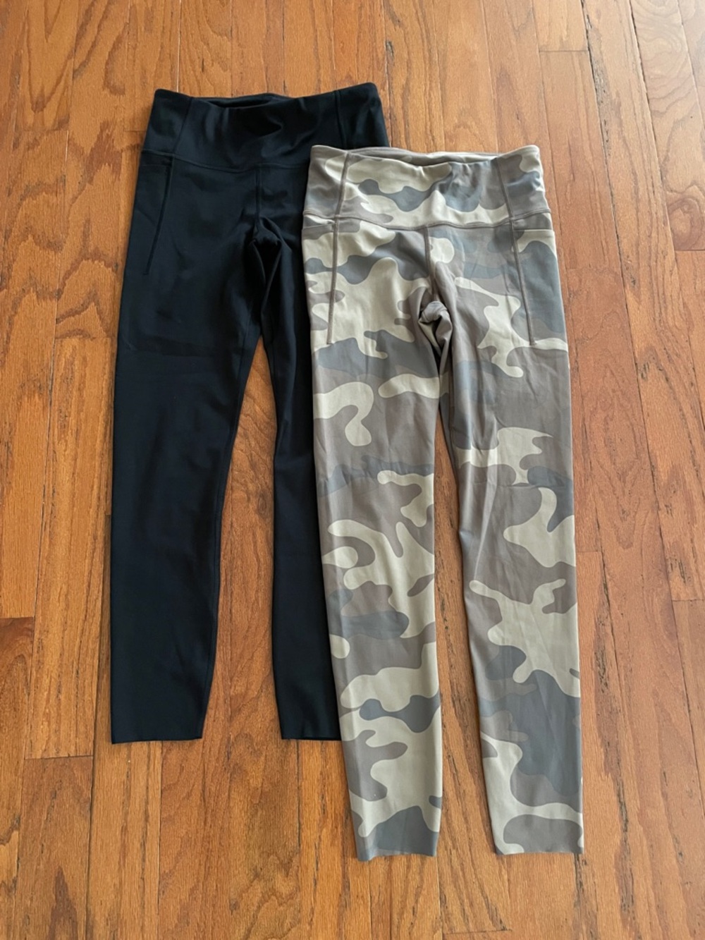 GAP Women Leggings in Black & Camo